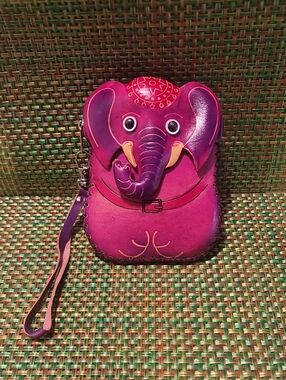 Leather Elephant Wristlet Wallet - Pink